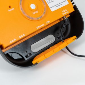 WEB-TM iO HVAC Controls Web Comfort iO HVAC Controls 8070